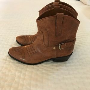 Short leather booties